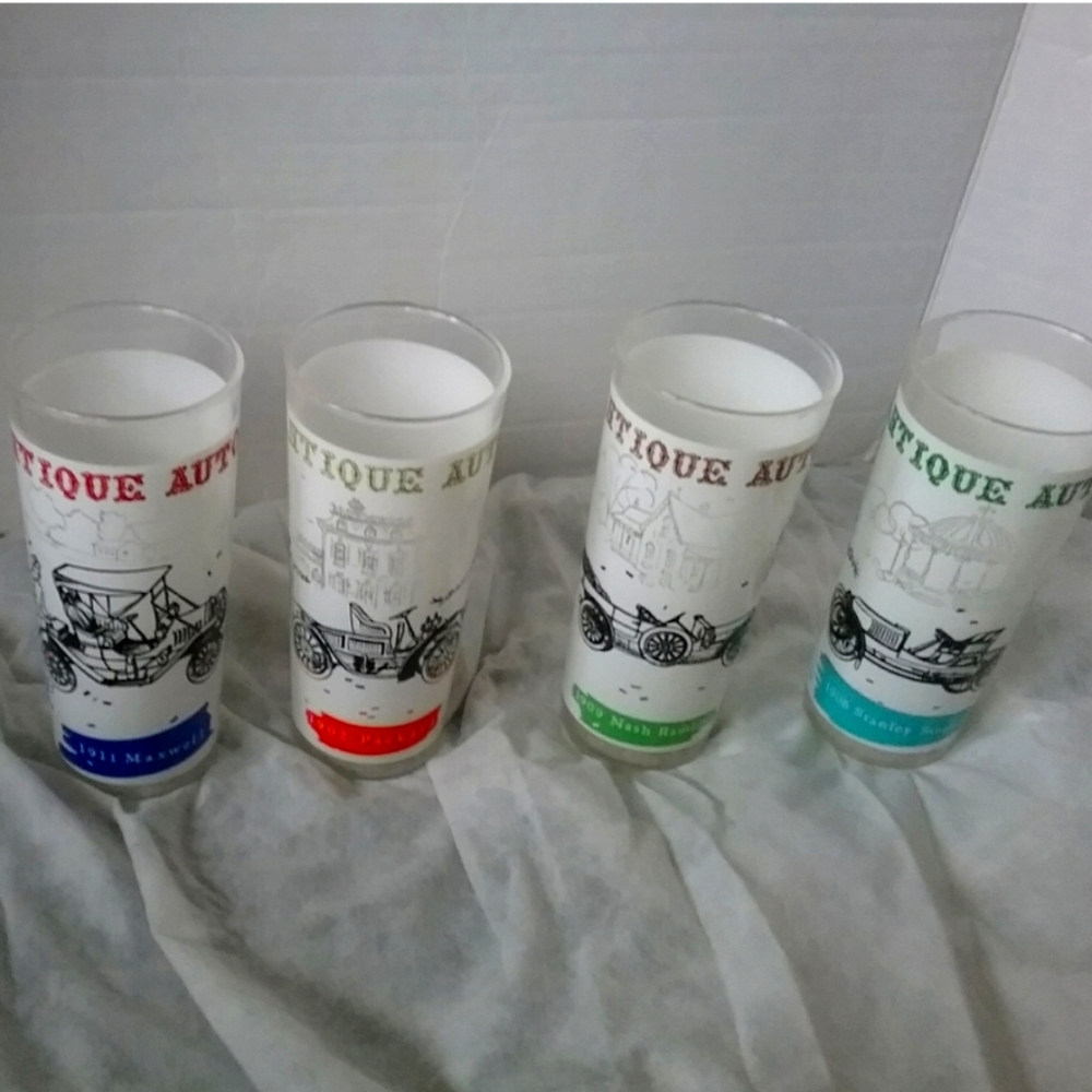 Vintage Antique Autos Glasses Set